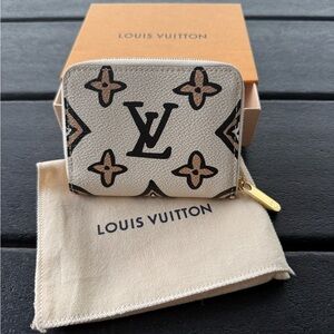 Louis Vuitton Wild at Heart Monogram Zippy Wallet